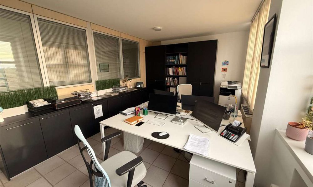 Vendita Cadoneghe Castagnara Ufficio A REDDITO - direzionale panoramico al "grattacielo" – classe b – servito di tutto