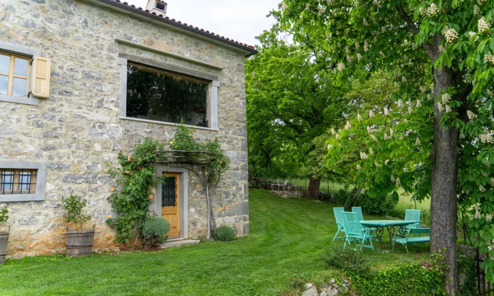 villa asa slovenia sezana 24